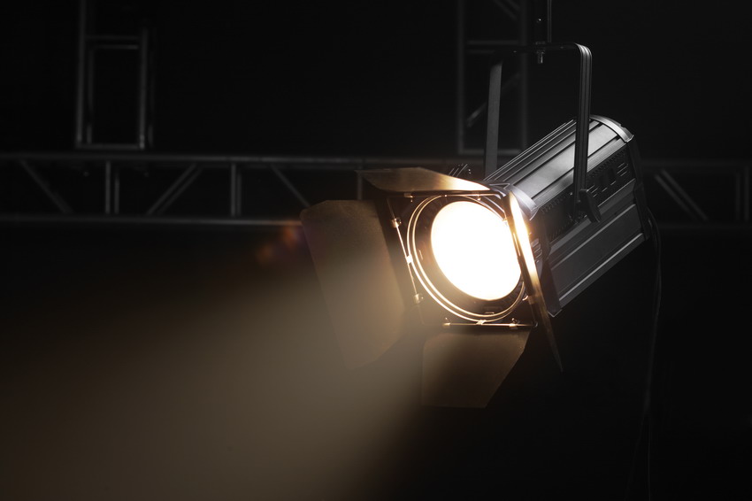 How to choose lighting in studio VanGaa Lighting